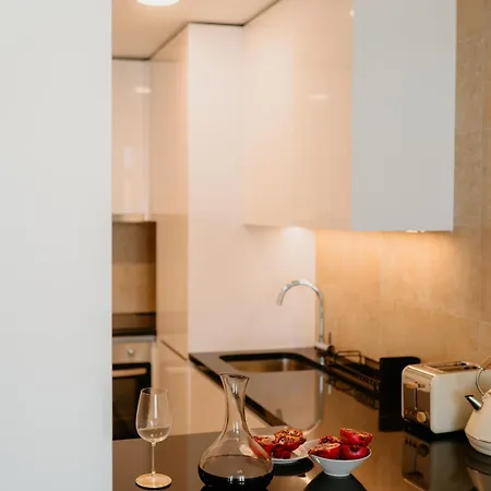 Apartment Mary Pink - No Rc C - Amazing Two-bedroom Lissabon